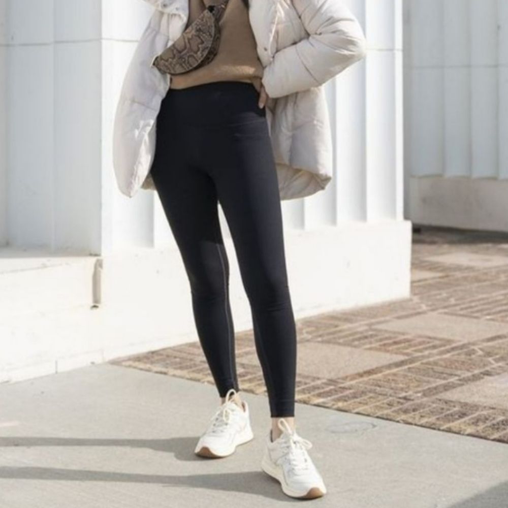 Everlane The Perform Pocket Legging In Black